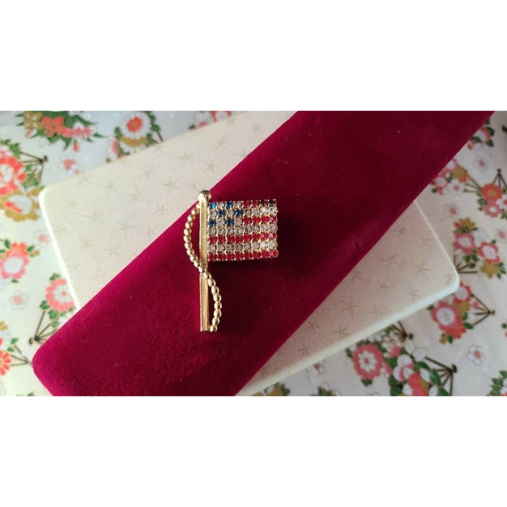 Vintage American Flag Rhinestone Brooch